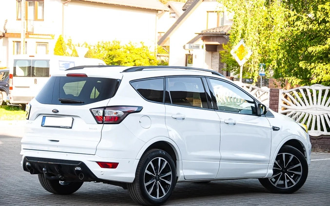 Ford Kuga cena 69990 przebieg: 93000, rok produkcji 2018 z Nowe Warpno małe 631